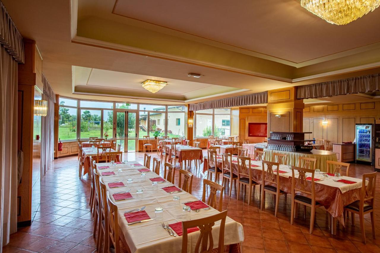 Hotel Villa Strassoldo "Ex Attianese Hotel Restaurant" Cervignano del Friuli Buitenkant foto