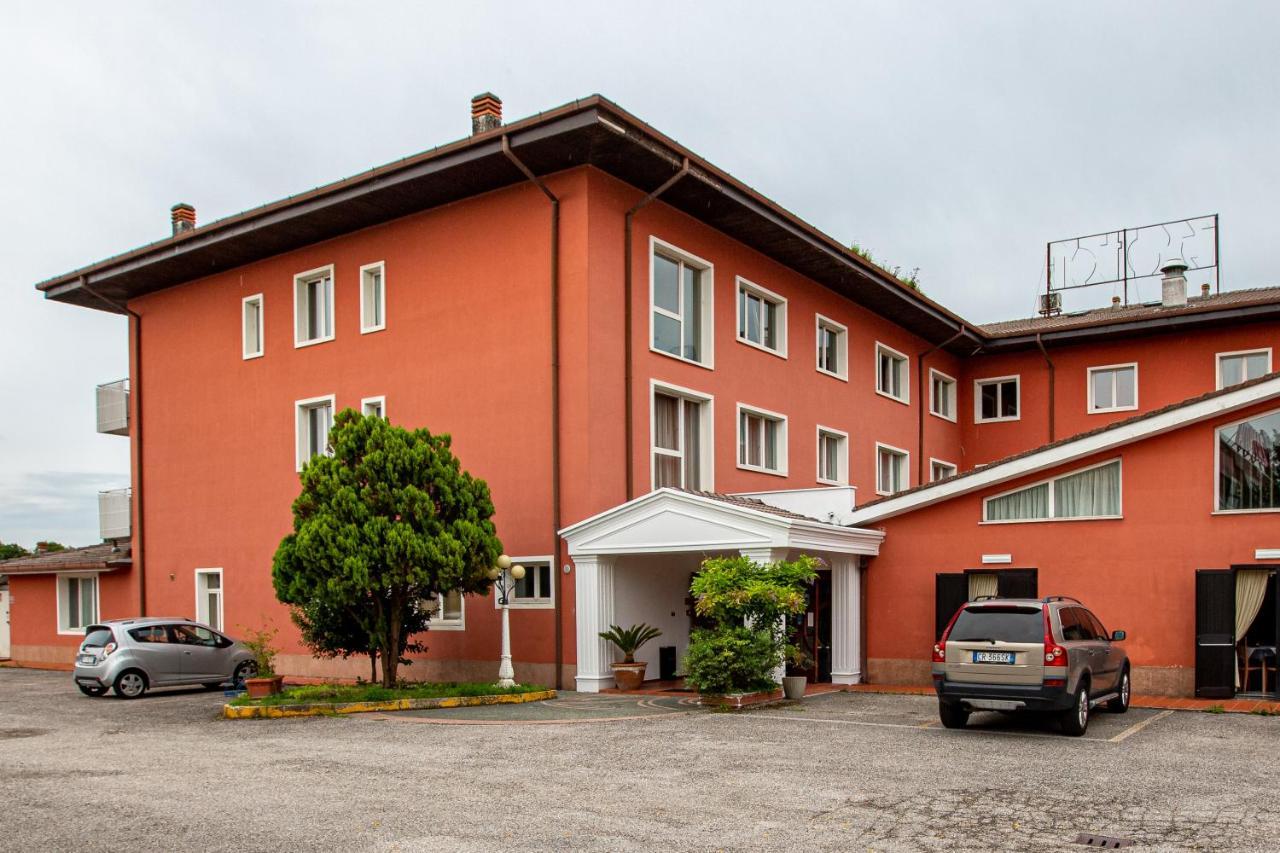 Hotel Villa Strassoldo "Ex Attianese Hotel Restaurant" Cervignano del Friuli Buitenkant foto