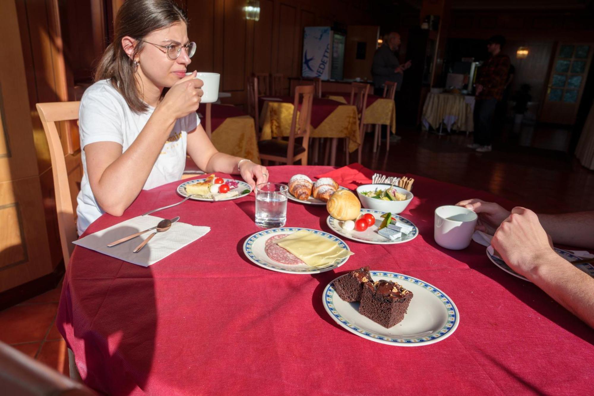 Hotel Villa Strassoldo "Ex Attianese Hotel Restaurant" Cervignano del Friuli Buitenkant foto