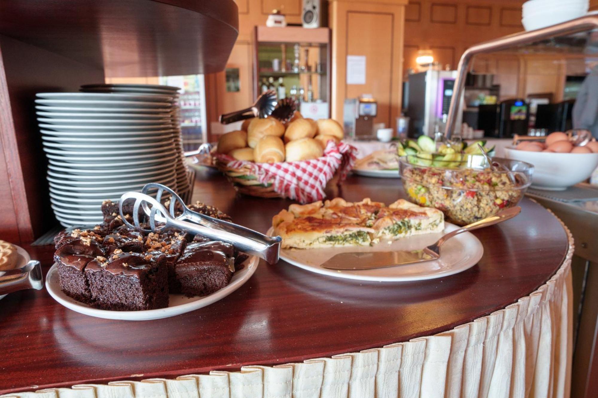 Hotel Villa Strassoldo "Ex Attianese Hotel Restaurant" Cervignano del Friuli Buitenkant foto